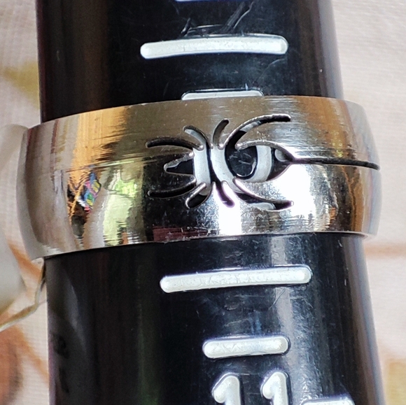 Stainless Steel Silver Tone Unisex Size 10 Dual Spider Cut-Out Band Ring - Picture 2 of 6